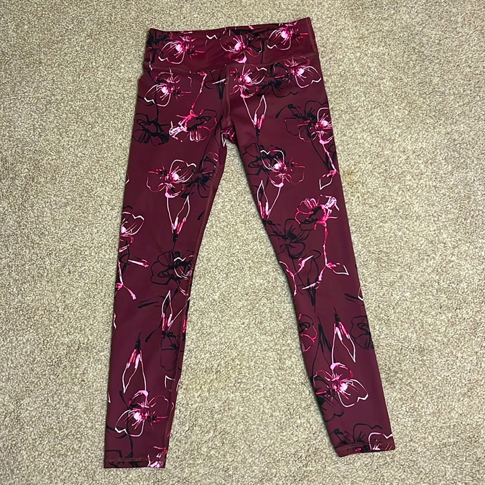 Fabletics cherry blossom leggings - like new - size small